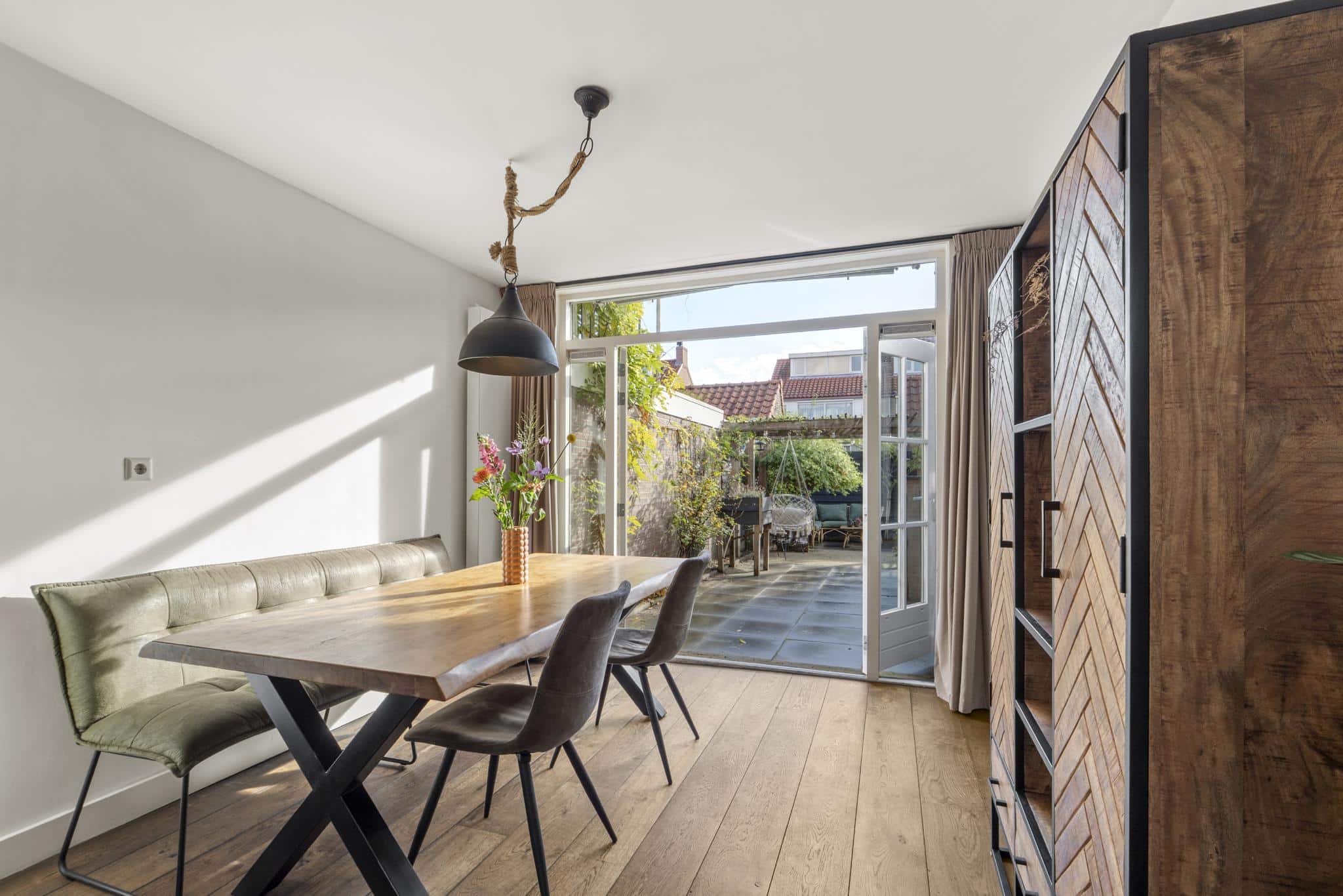 Tussenwoning te koop: Anna van burenstraat 47, Alkmaar