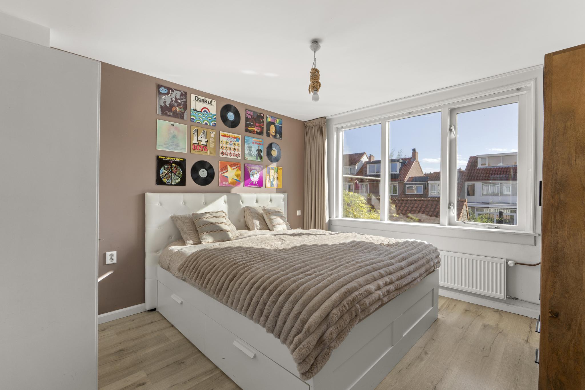 Tussenwoning te koop: Anna van burenstraat 47, Alkmaar
