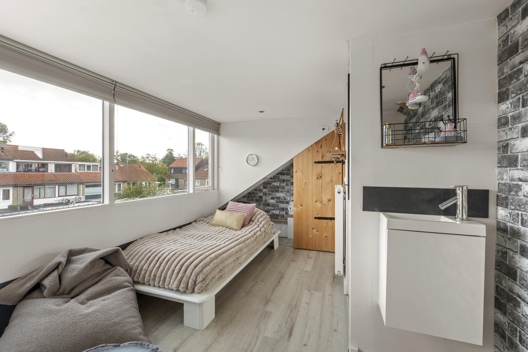 Tussenwoning te koop: Anna van burenstraat 47, Alkmaar