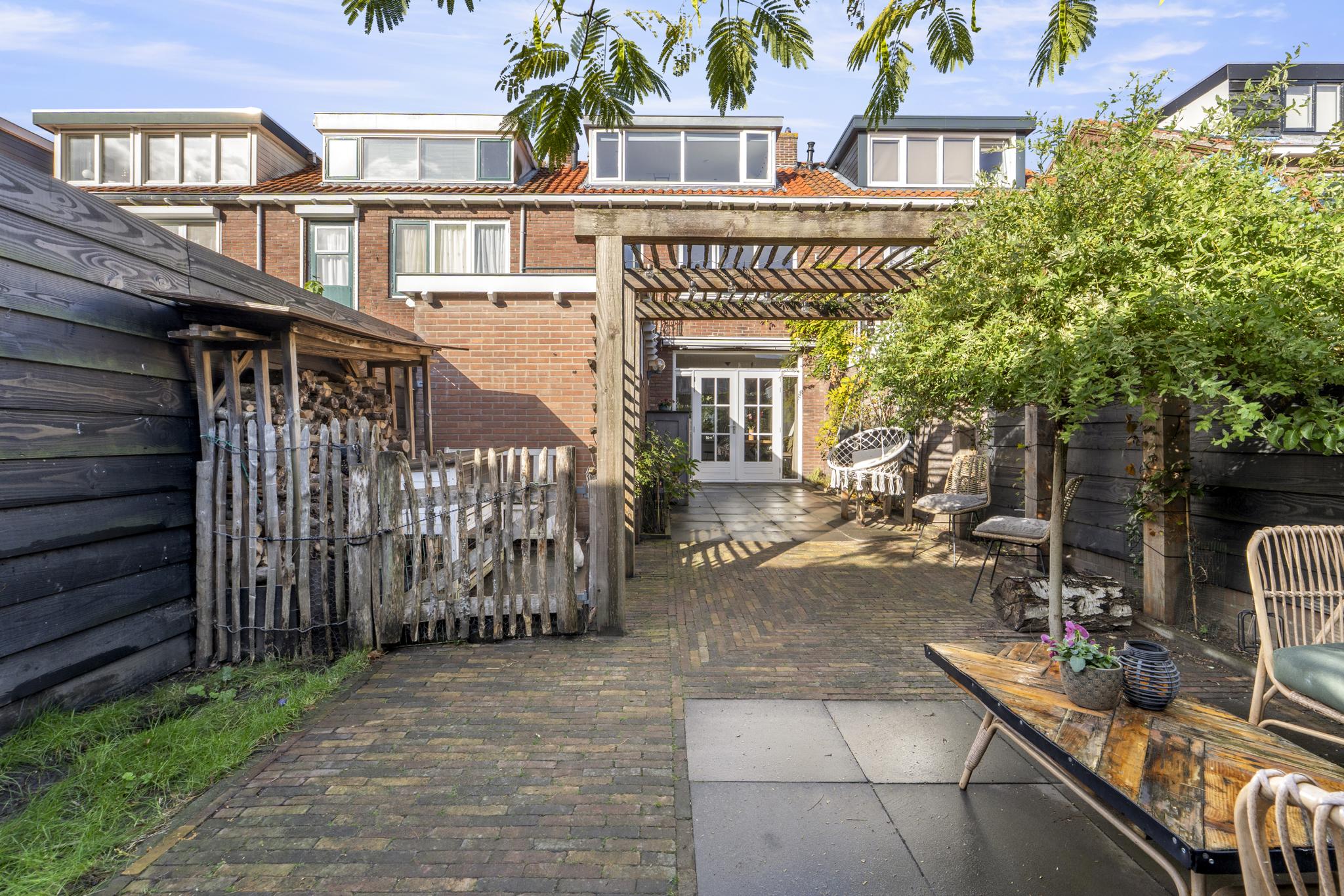 Tussenwoning te koop: Anna van burenstraat 47, Alkmaar